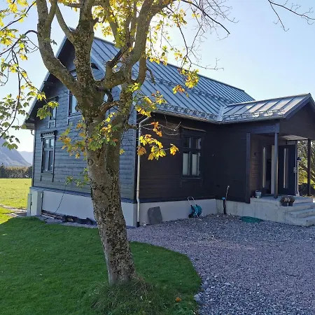 Godo Lodge *