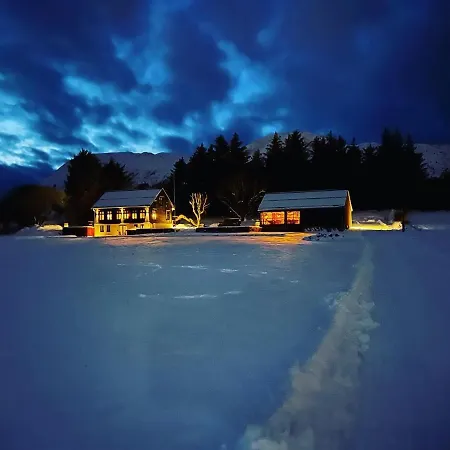 Godo Lodge